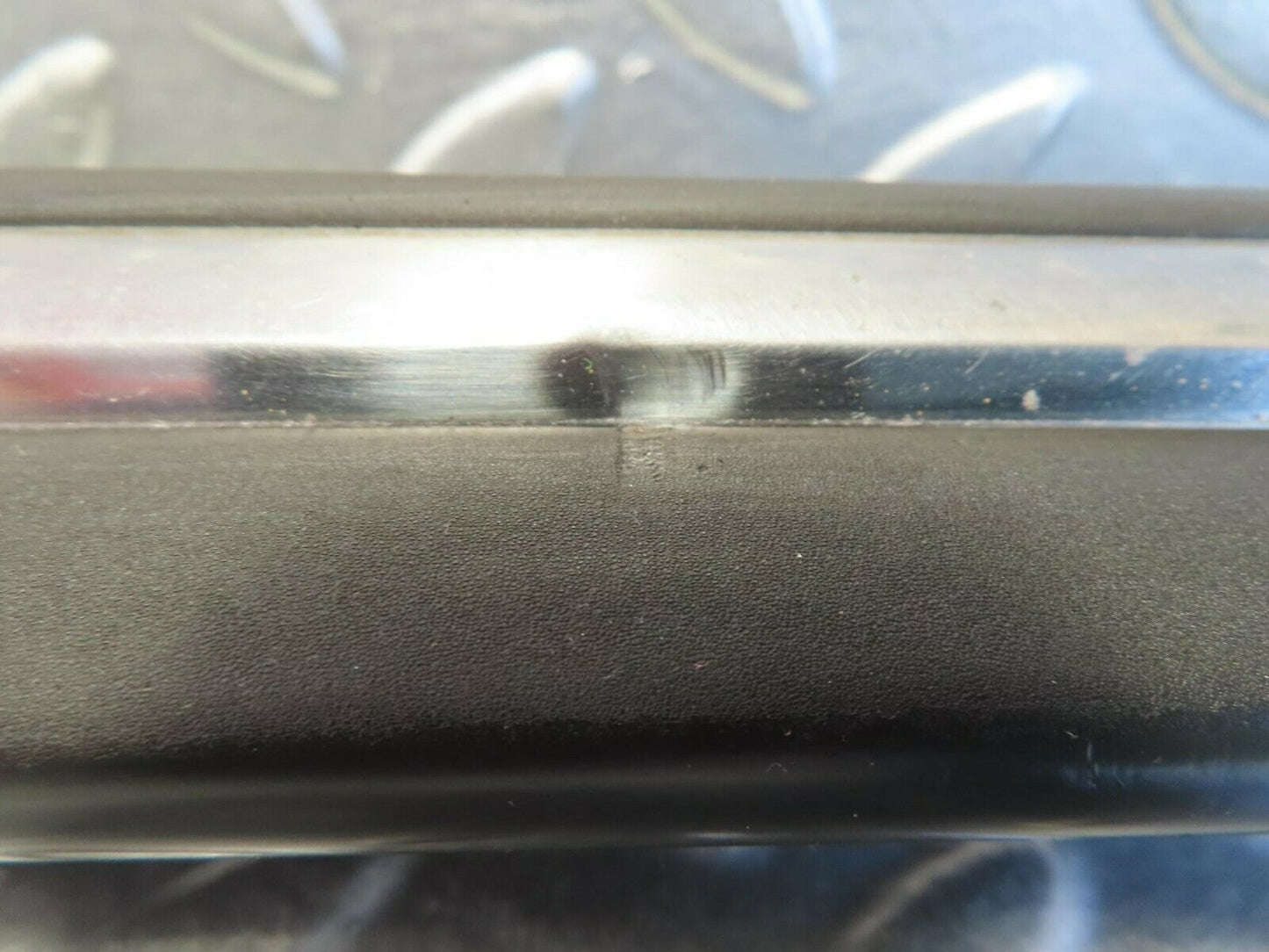 15729 Mercedes-Benz R107 450SL Coupe Left Door Centre Moulding Trim