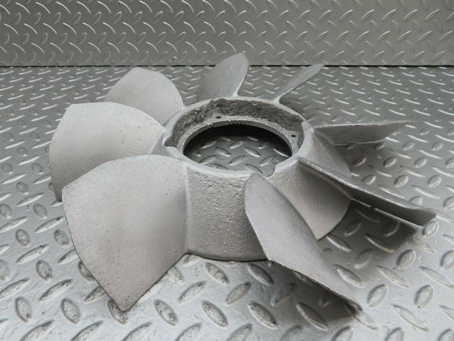 15661 Mercedes-Benz R107 450SL Engine Cooling Fan