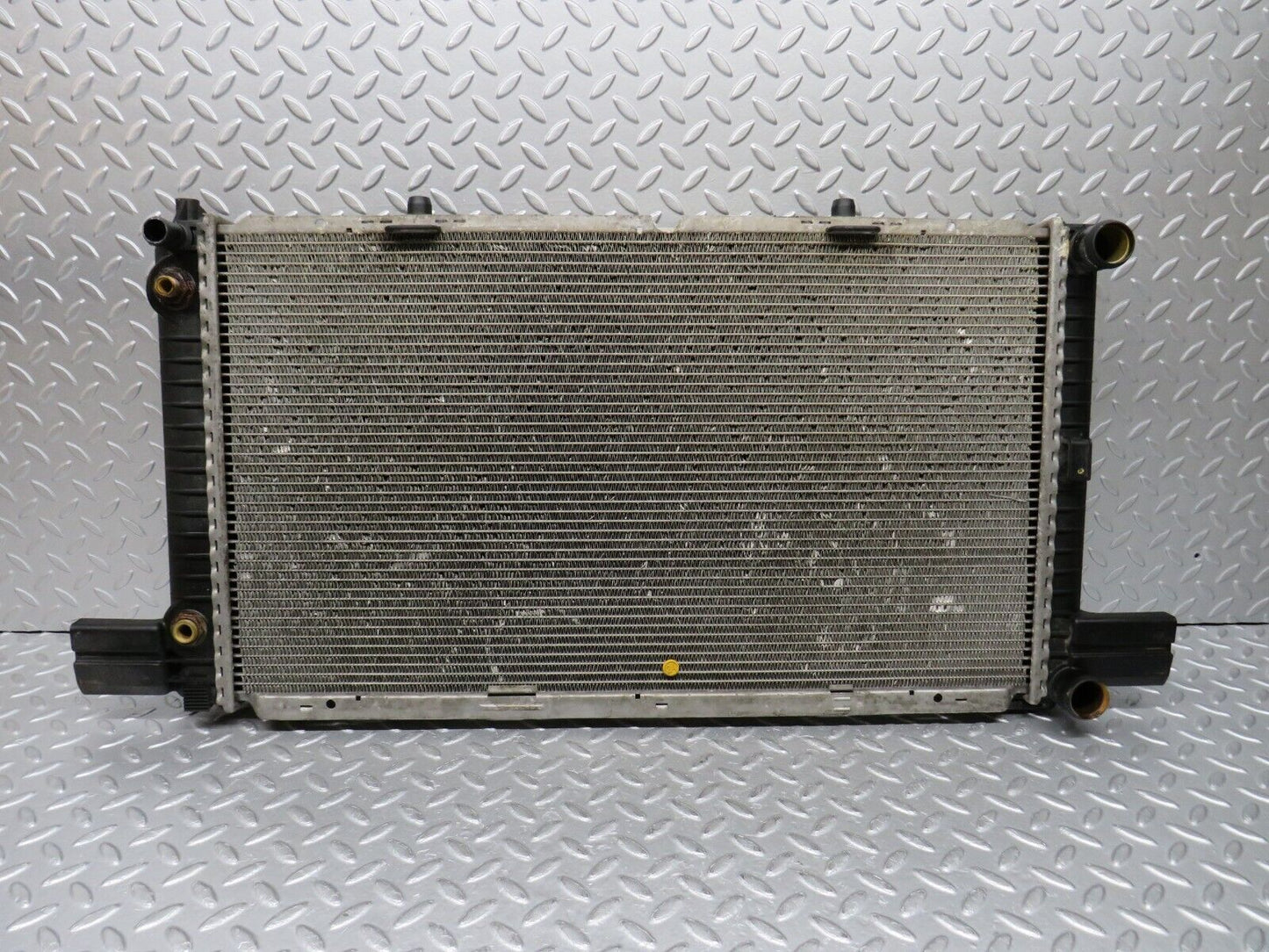 38601 Mercedes-Benz R129 280SL Coupe Engine Coolant Radiator Behr