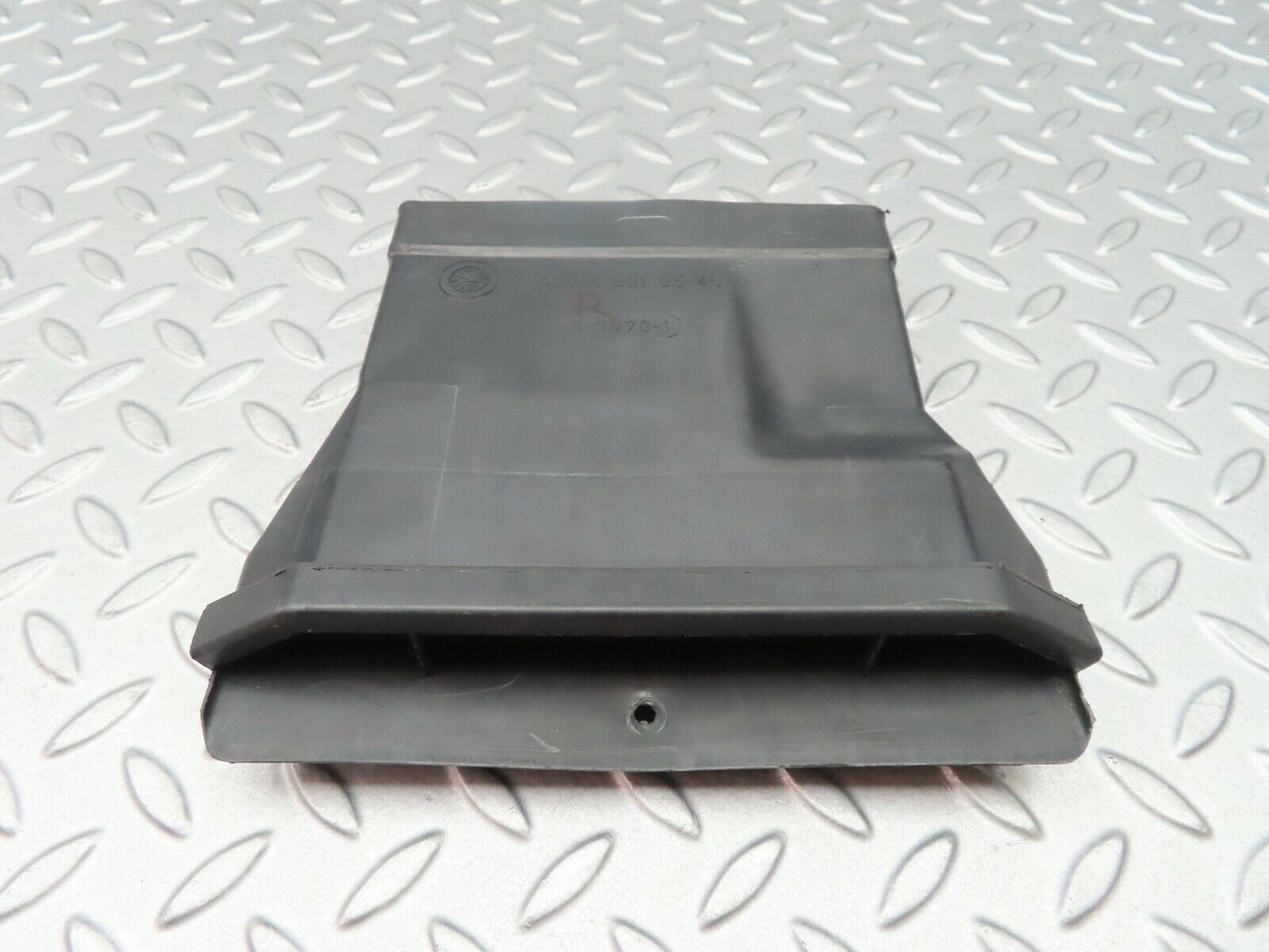 5359 Mercedes-Benz W124 230E Ventilation Air Duct Right 1248310546