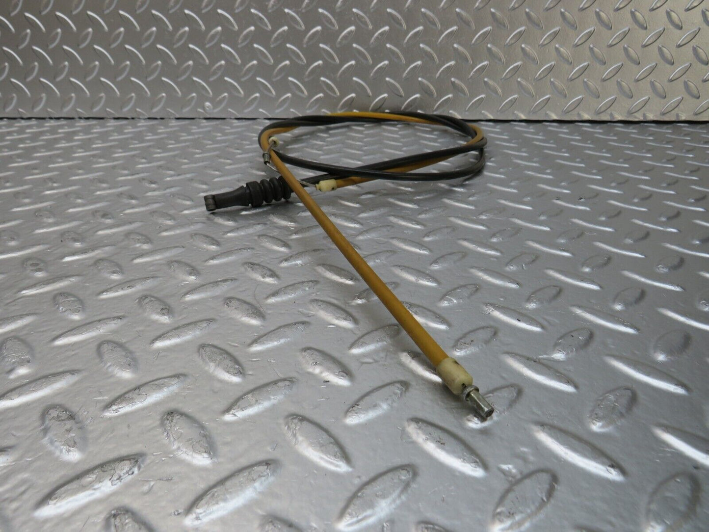25017 Mercedes-Benz W140 S320 Bonnet Release Cable