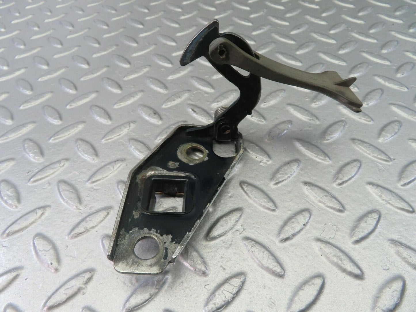 10528 Mercedes-Benz W201 190E Bonnet Safety Catch 2018800560