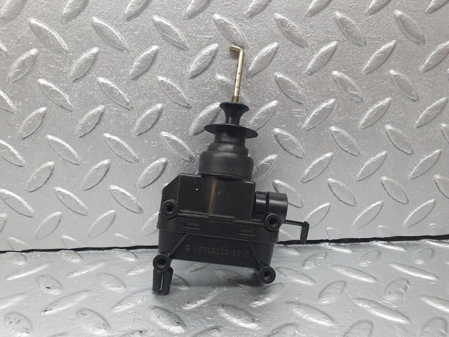 42479 Mercedes-Benz R129 320SL Coupe Left Door Lock Vacuum Actuator
