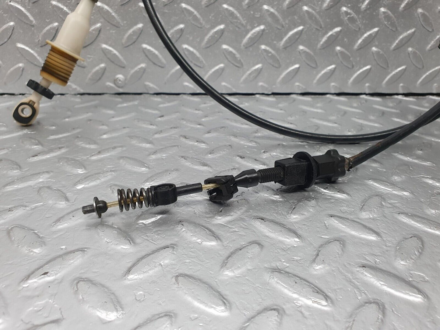 42368 Mercedes-Benz R129 320SL Coupe Accelerator Cable 1293002130 1243010197