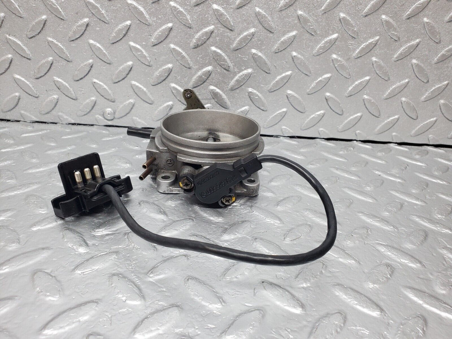 45089 Mercedes-Benz R129 300SL Coupe Throttle Body Valve 0021402053 0065451824