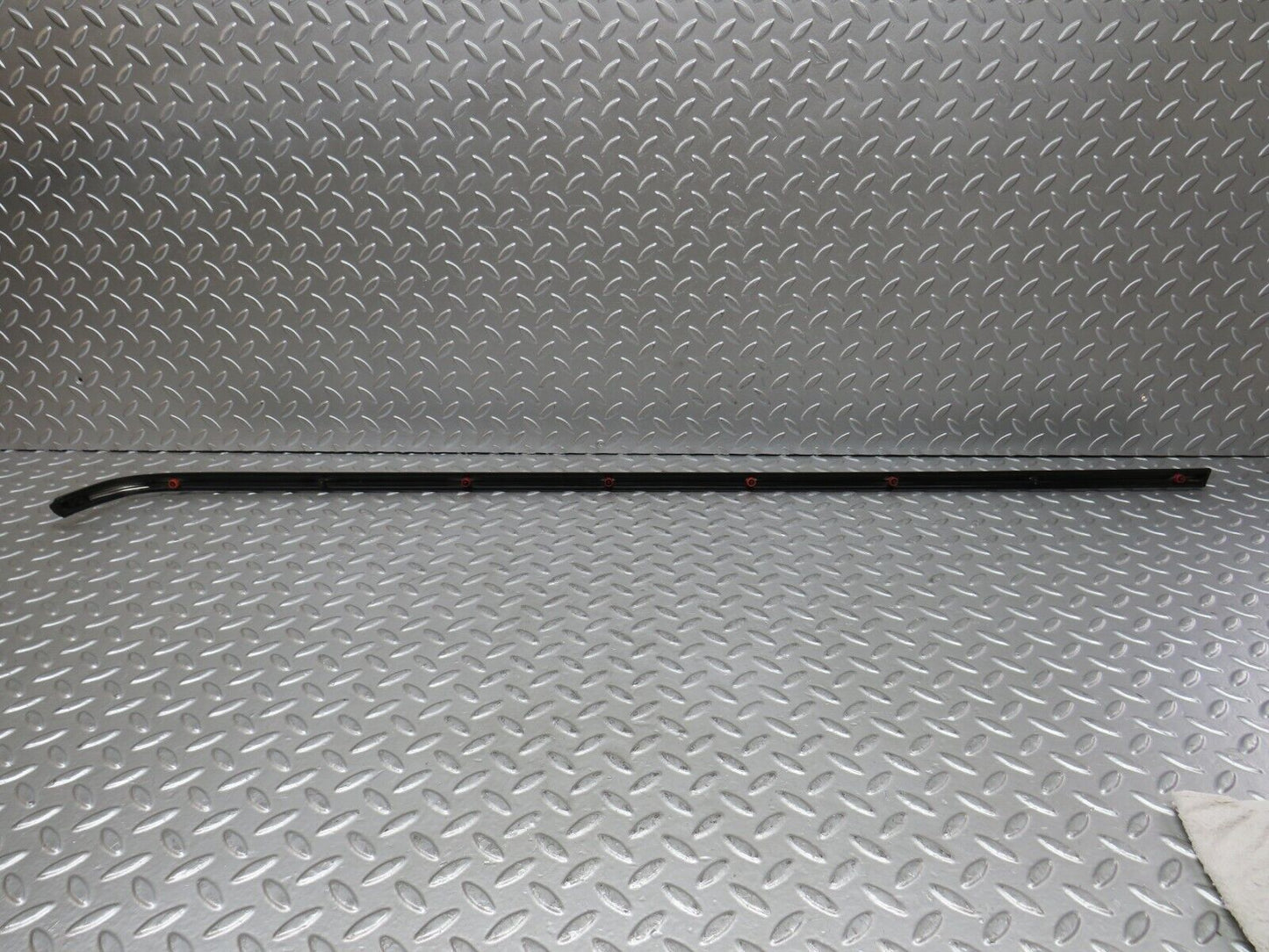 27958 Mercedes-Benz W123 280E Rear Right Fender Centre Moulding Trim