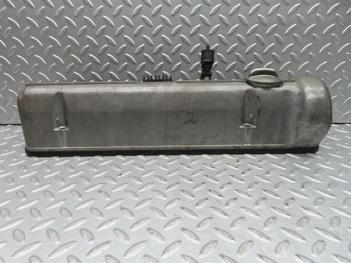 16730 Mercedes-Benz C107 380SLC Cylinder Head Valve Cover Right 1170160105