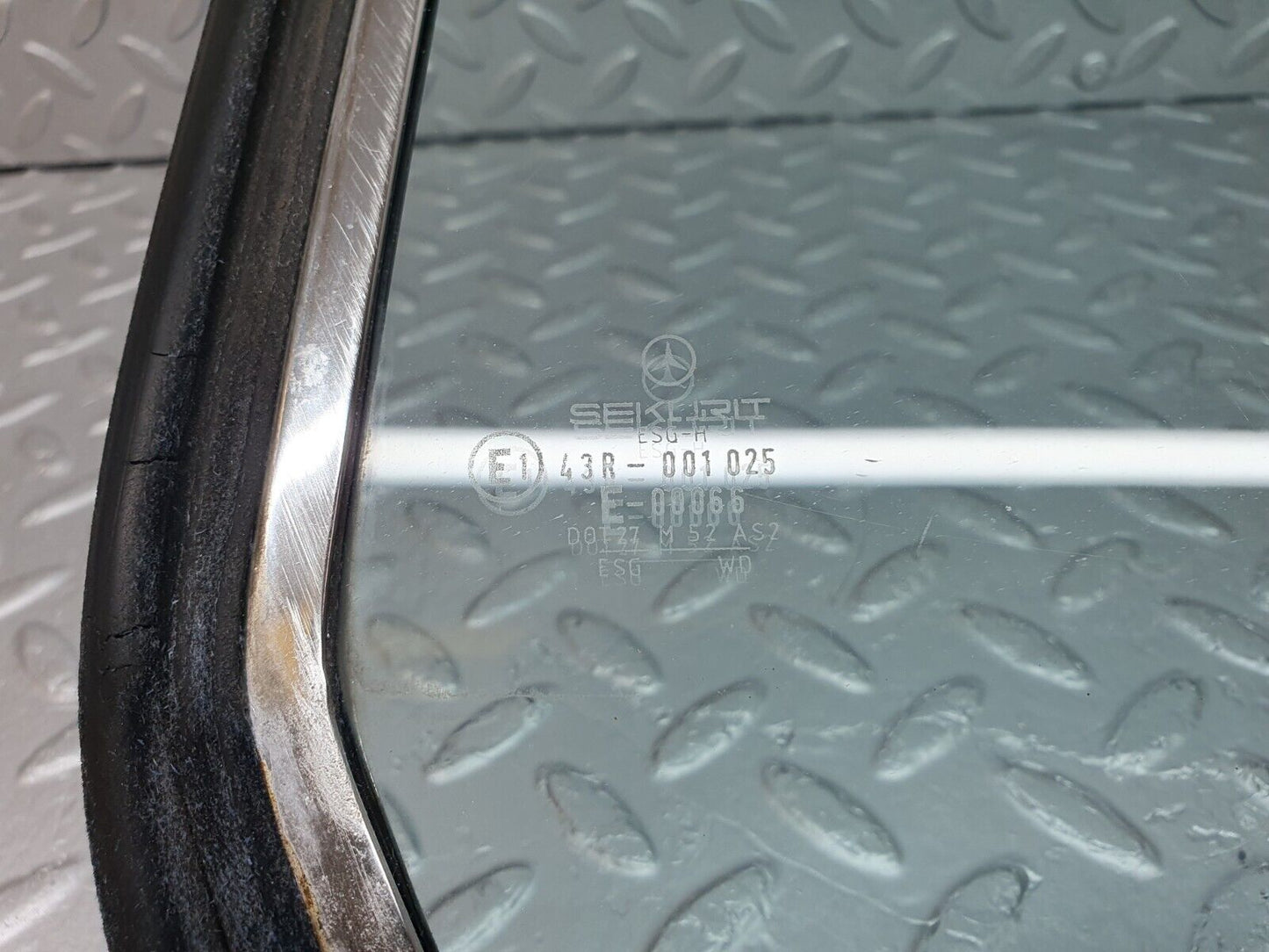 44183 Mercedes-Benz C123 230CE Coupe Rear Left Window Glass
