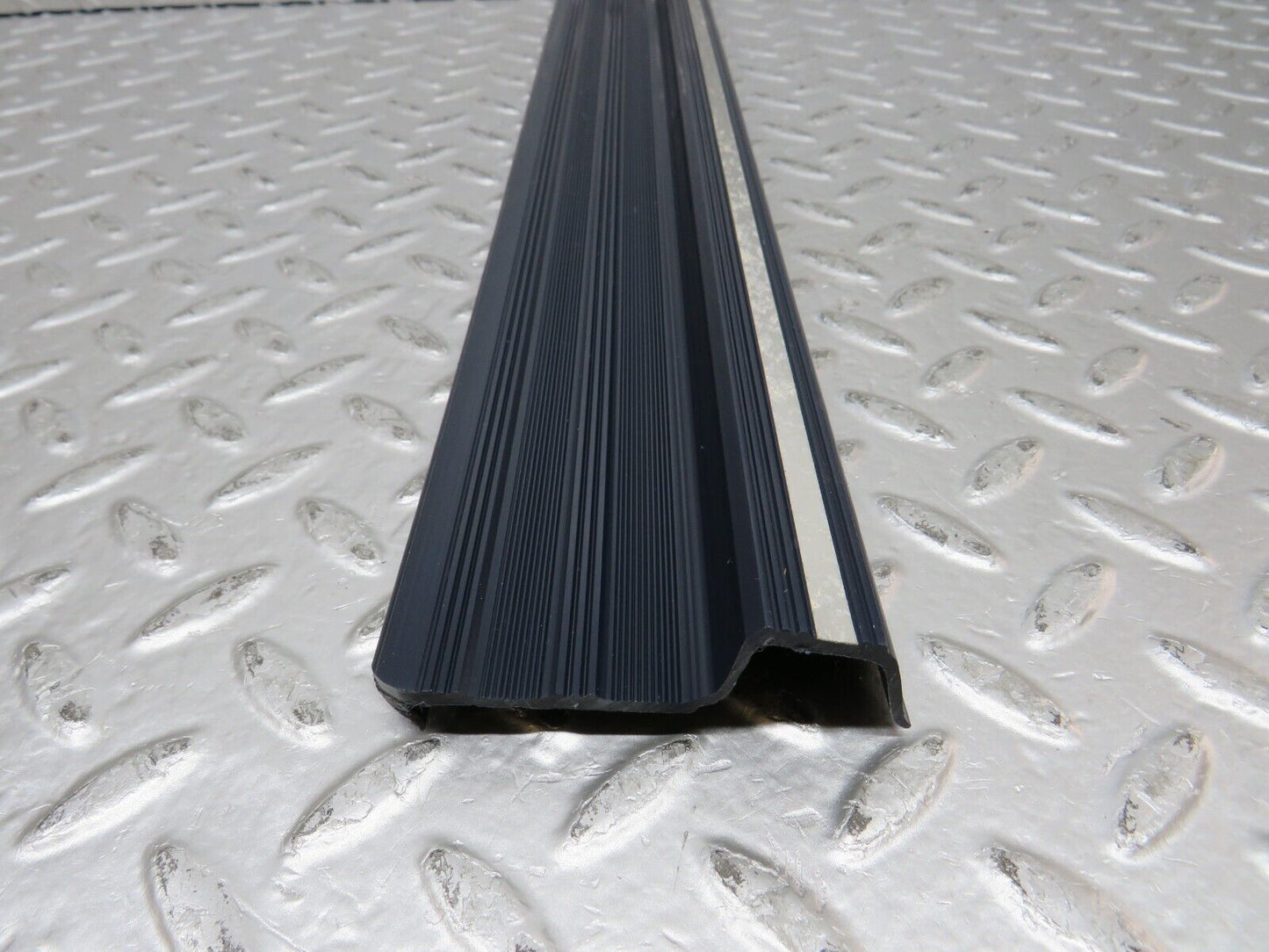 31960 Mercedes-Benz W123 230E Rear Right Door Sill Trim Blue