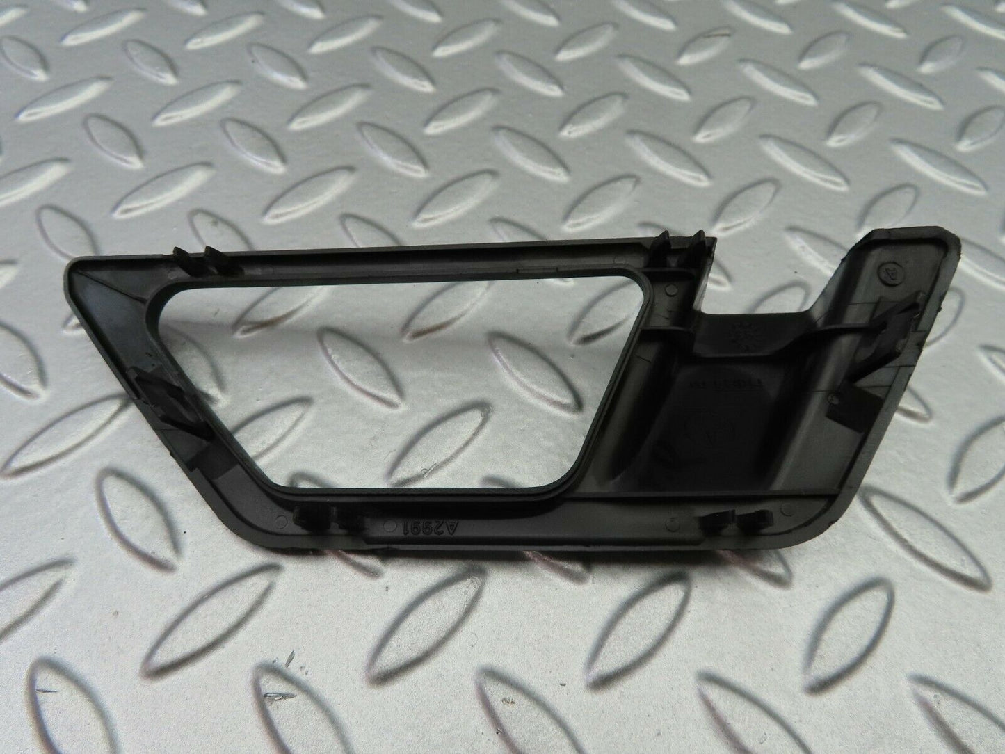 6432 Mercedes-Benz S124 E220 Wagon Door Opener Frame Front Right