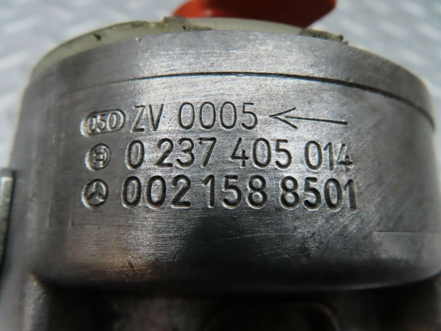 16665 Mercedes-Benz C107 380SLC Ignition Distributor Bosch 0237405014