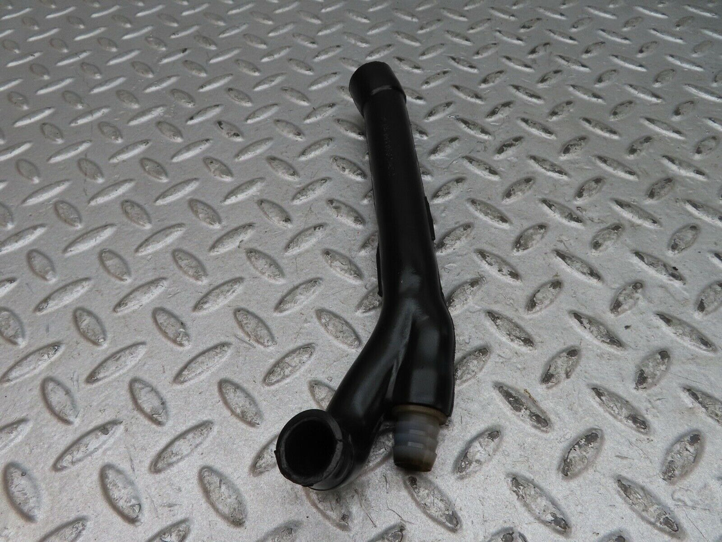 17868 Mercedes-Benz W116 450SEL  Air Intake Breather Hose 1160940682