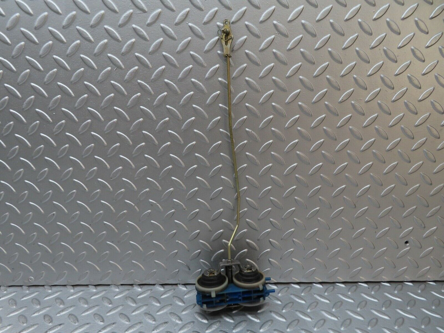 17560 Mercedes-Benz W116 450SEL Rear Right Door Lock Vacuum Actuator