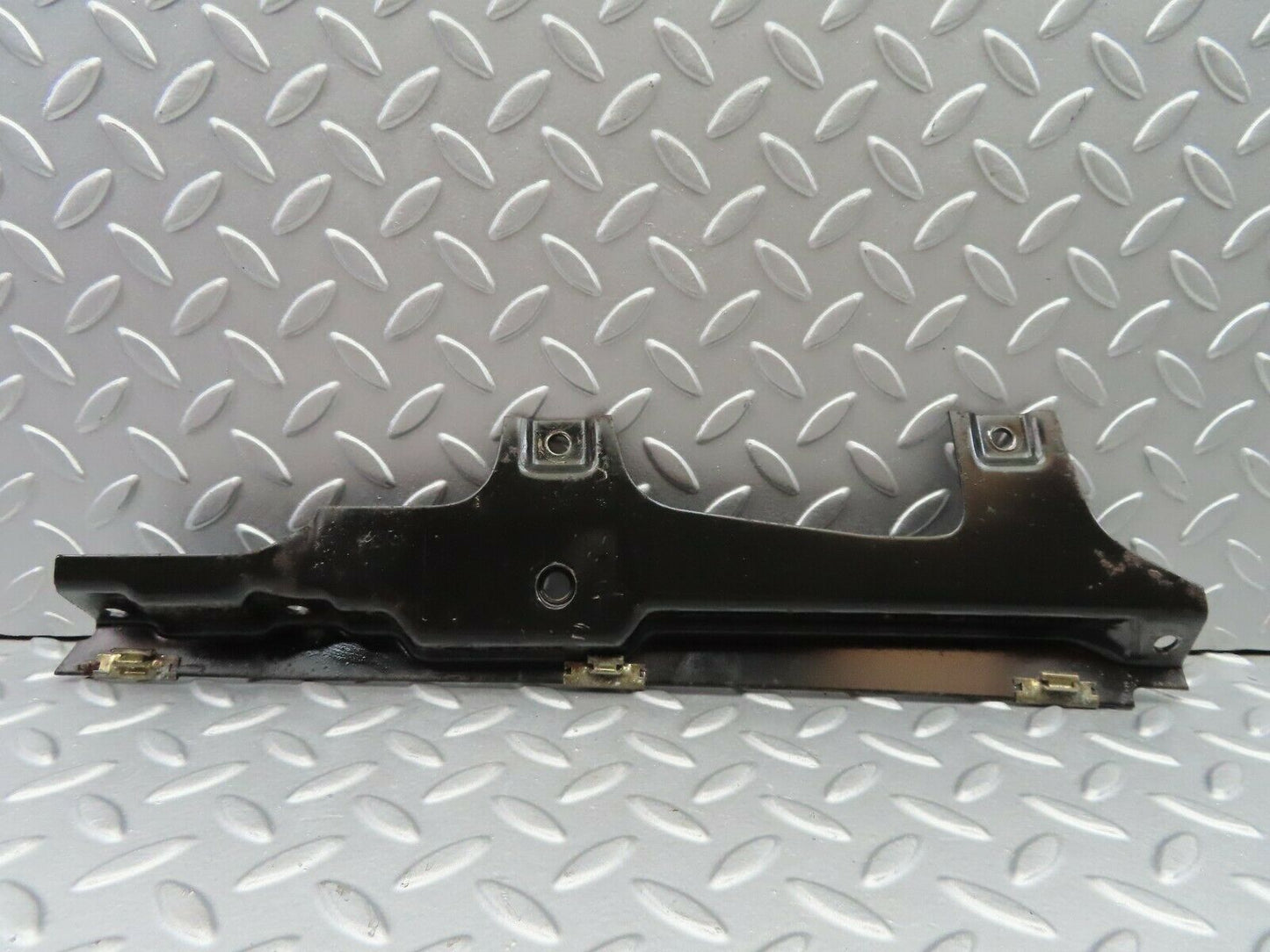 6888 Mercedes-Benz C107 350SLC Coupe Rear Left Inner Window Seal Holder Bracket