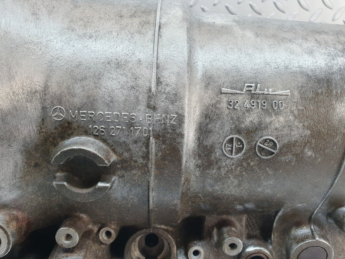 43855 Mercedes-Benz C126 380SEC Coupe Automatic Gearbox Housing 722.310 1262711701