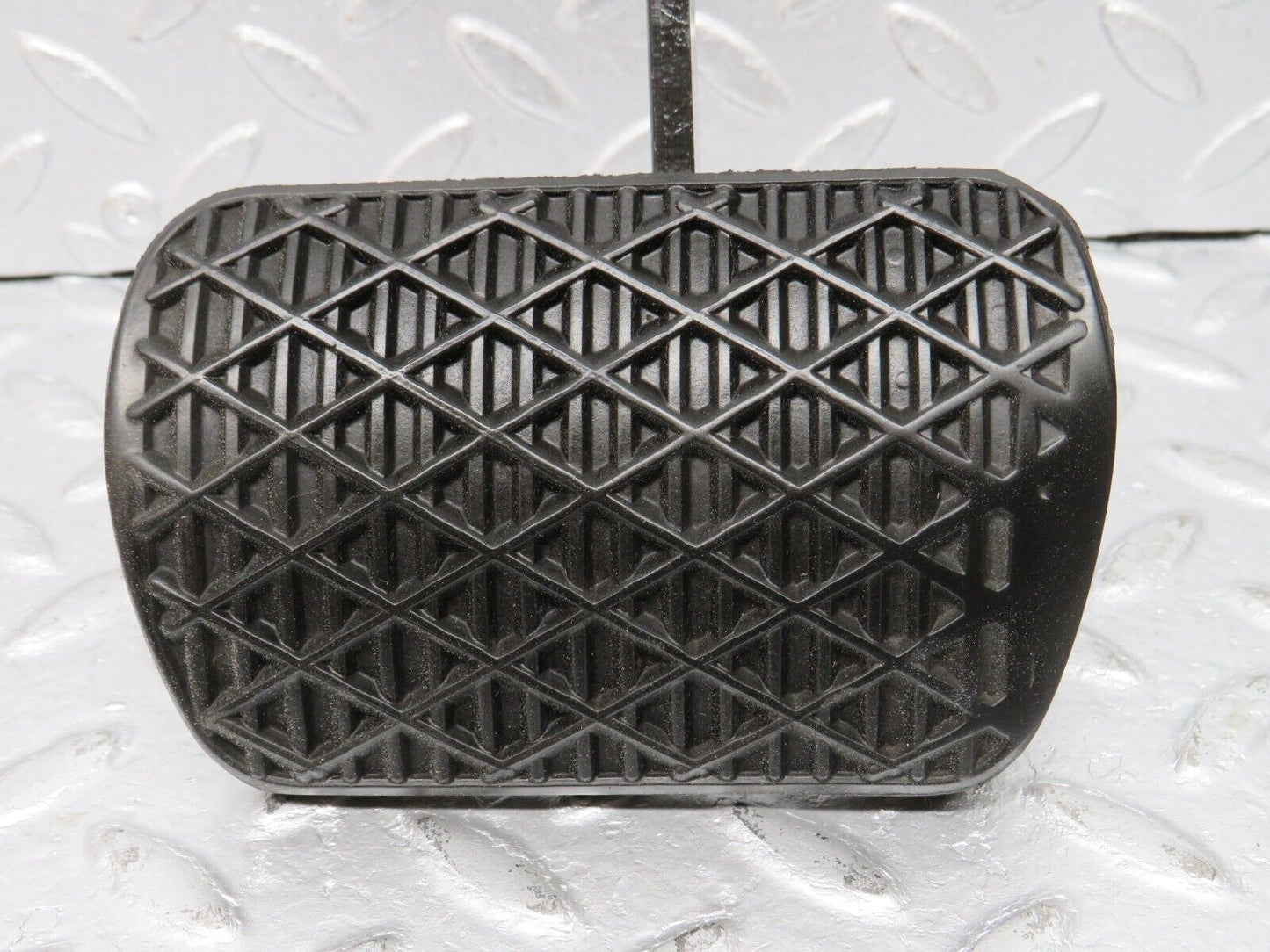 39449 Mercedes-Benz R129 320SL Coupe Brake Pedal With Rubber 1232910082