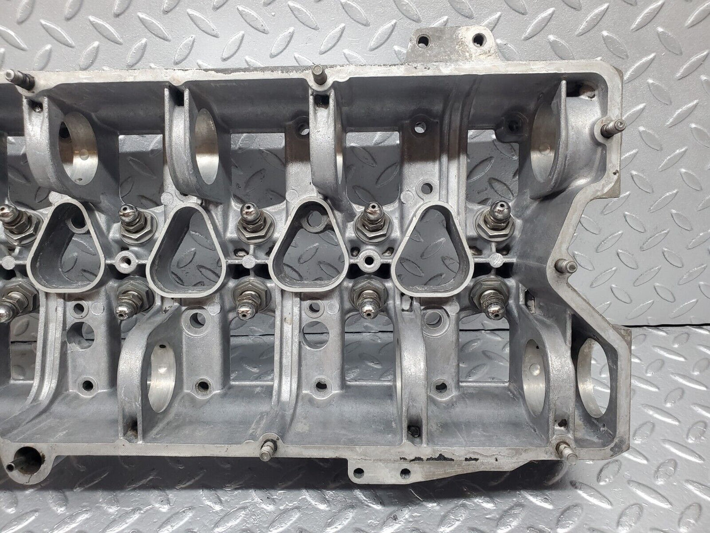 45436 Mercedes-Benz 280E M110.988 Camshaft Bearing Casing 1100163304