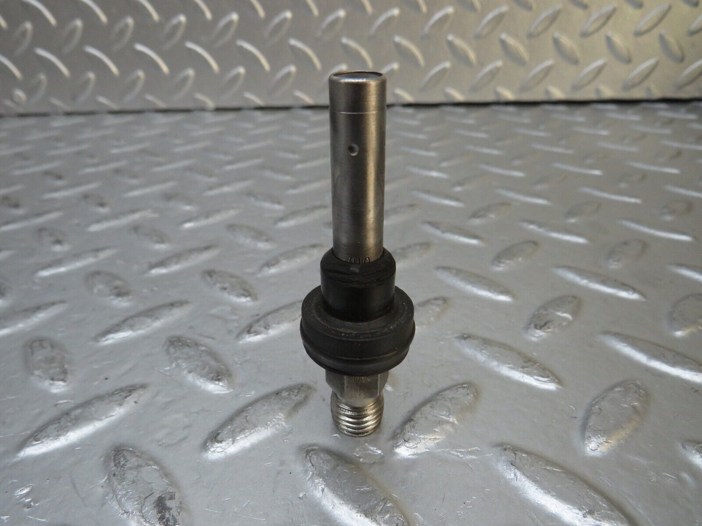 29927 Mercedes-Benz W123 230E Fuel Injector Bosch 0437502010