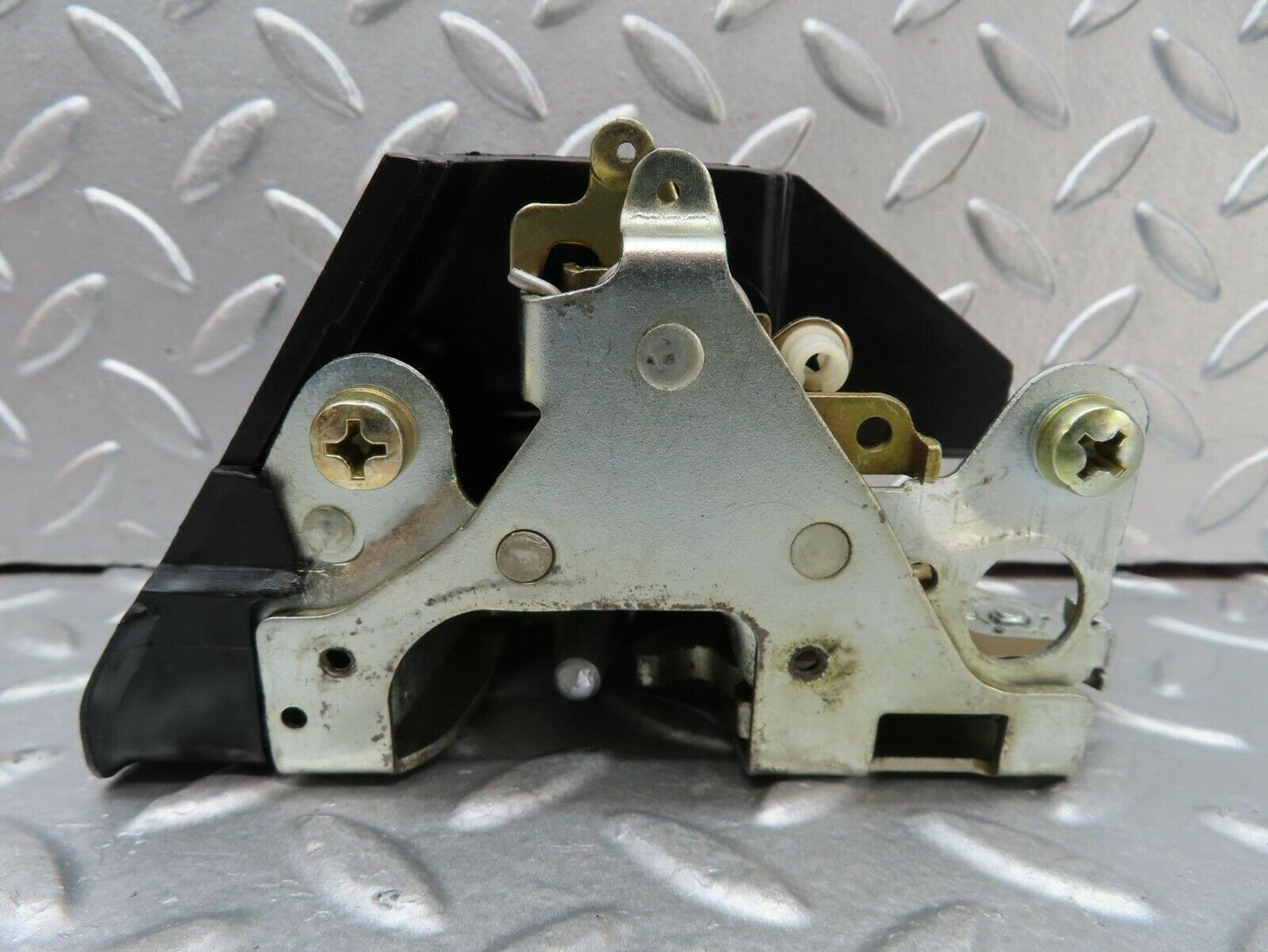 15234 Mercedes-Benz W123 230E Rear Left Door Lock Mechanism 1237230108