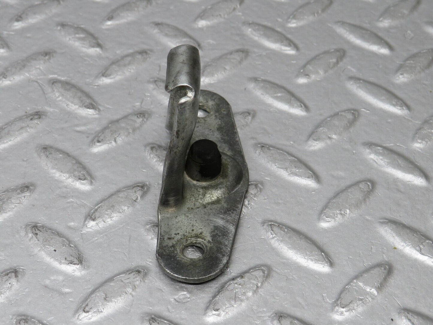 36073 Mercedes-Benz W126 420SE Trunk Lock Latch 1267580050
