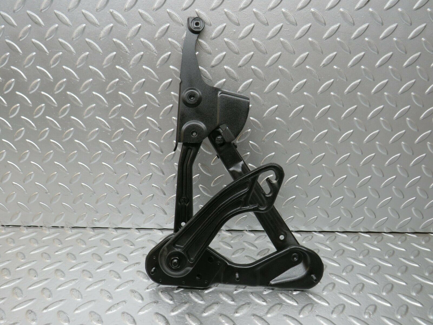 24236 Mercedes-Benz S124 220TE Wagon Bonnet Hinge Right Side 1298870274