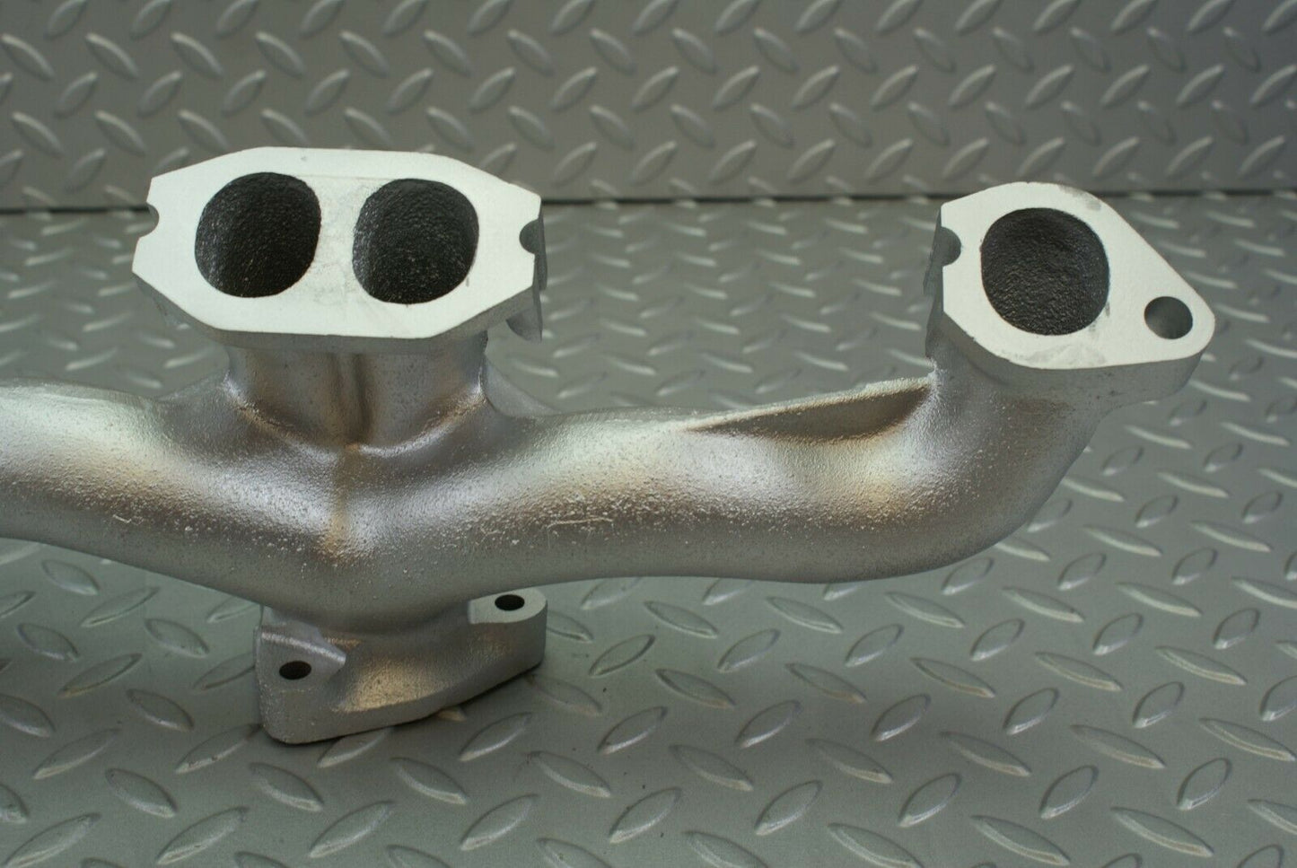 3065 Mercedes-Benz W115 220D Exhaust Manifold 6151420701
