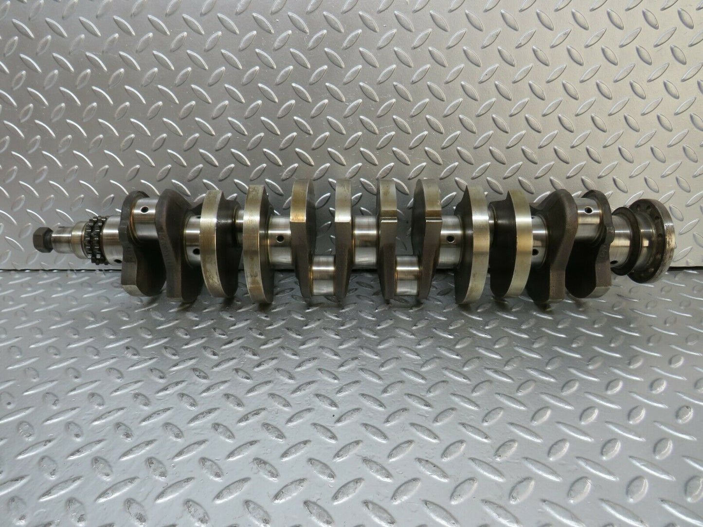 23678 Mercedes-Benz W114 280E Crankshaft 1100310101