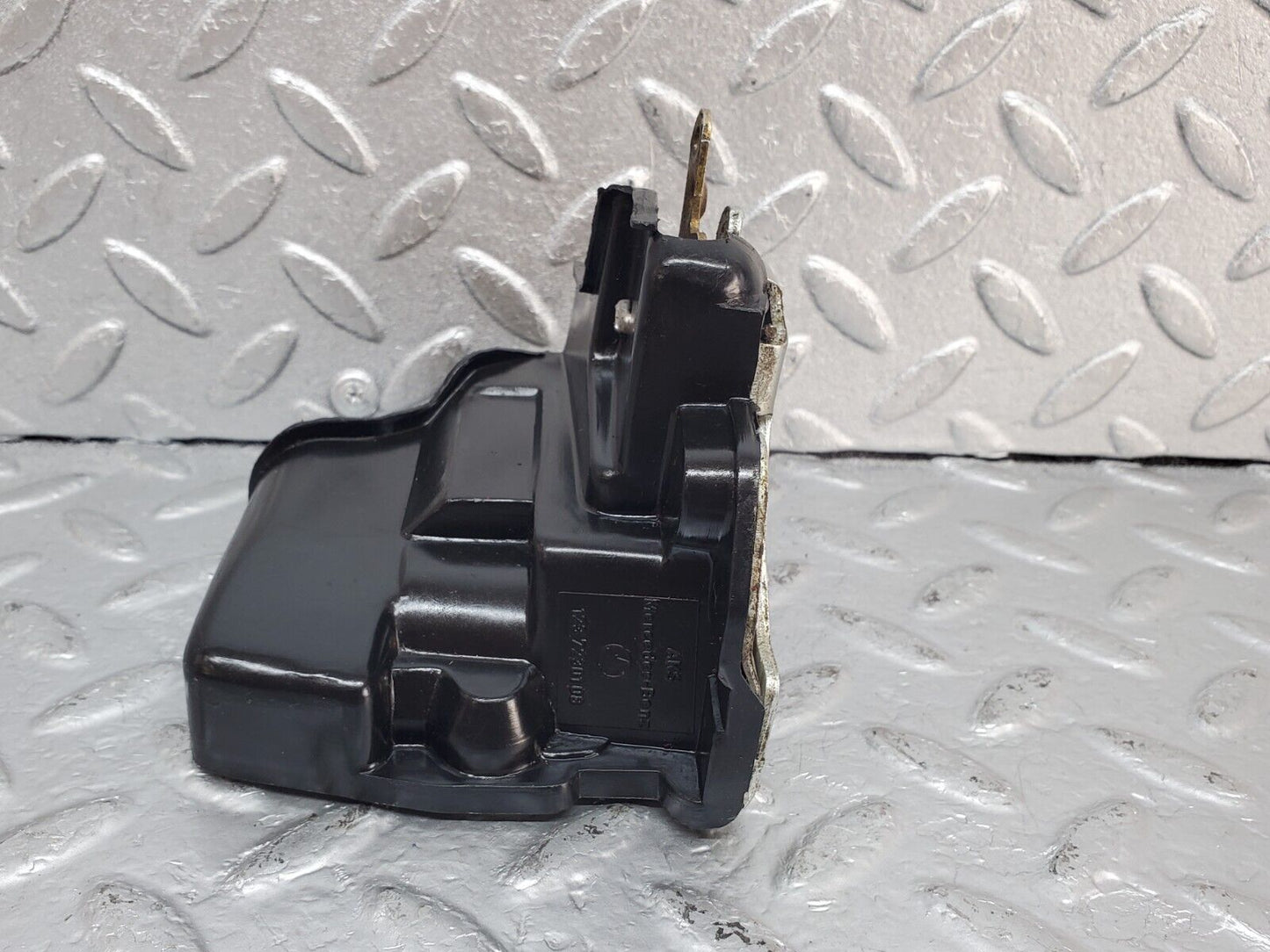 44431 Mercedes-Benz W123 280E Front Left Door Lock Mechanism 1237230108