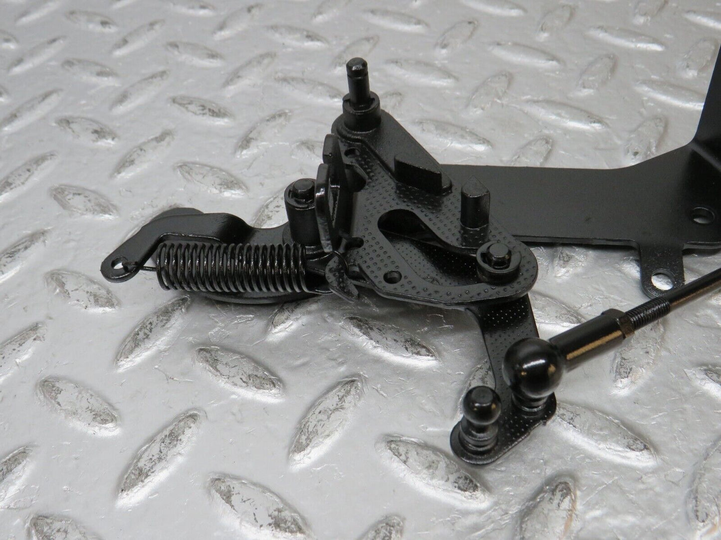 31534 Mercedes-Benz S124 220TE Wagon Throttle Linkage