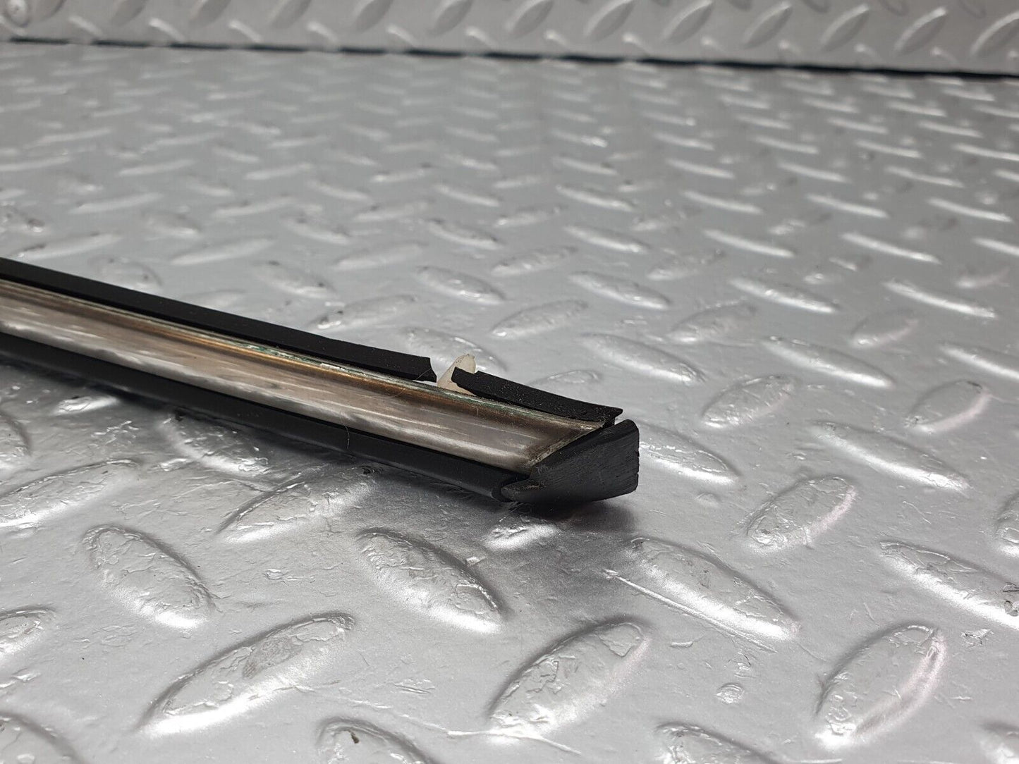 43455 Mercedes-Benz W108 280SE Front Right Door Centre Moulding Trim
