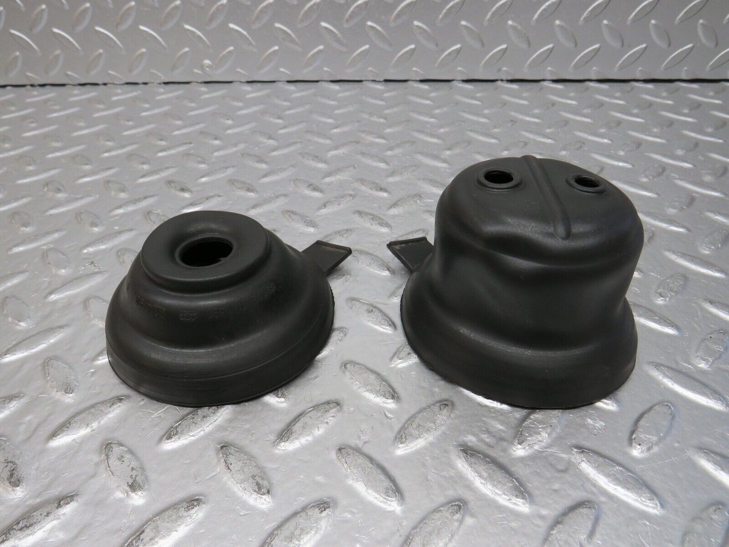 30483 Mercedes-Benz W124 230E Fuel Tank Rubber Seal 1244710481 1244710381