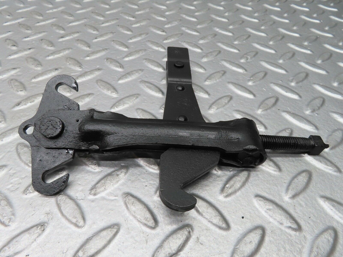 21026 Mercedes-Benz W114 250CE Coupe Handbrake Regulator