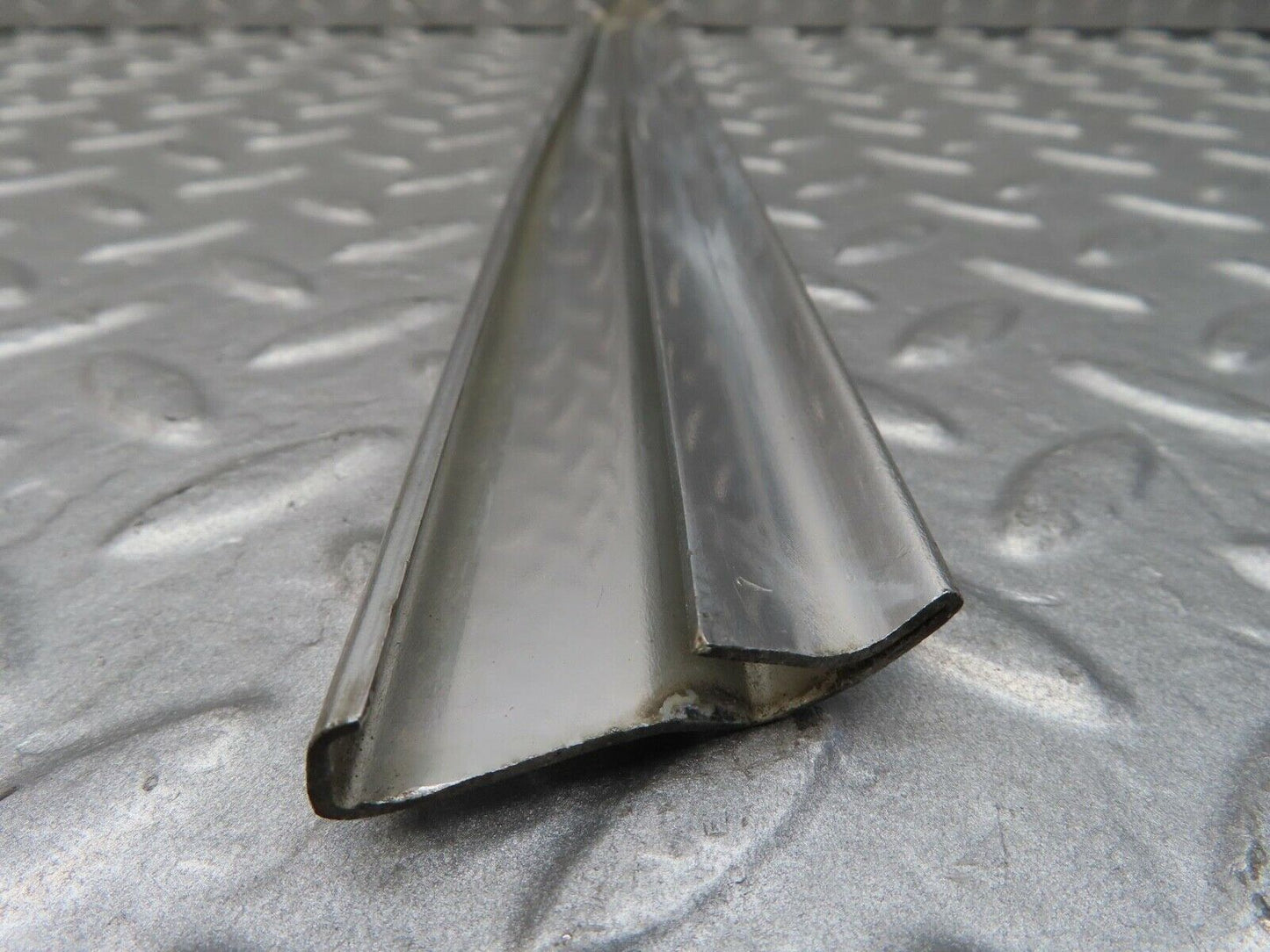 14115 Mercedes-Benz C107 280SLC Rear Right Quarter Window Chrome Trim