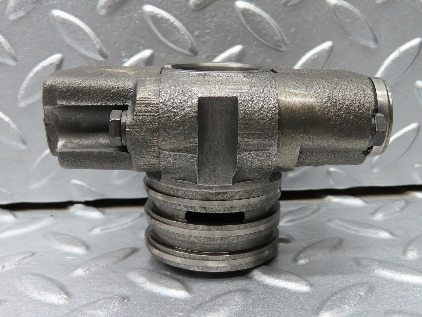 19774 Mercedes-Benz R107 450SL Automatic Gearbox Governor 1092700074