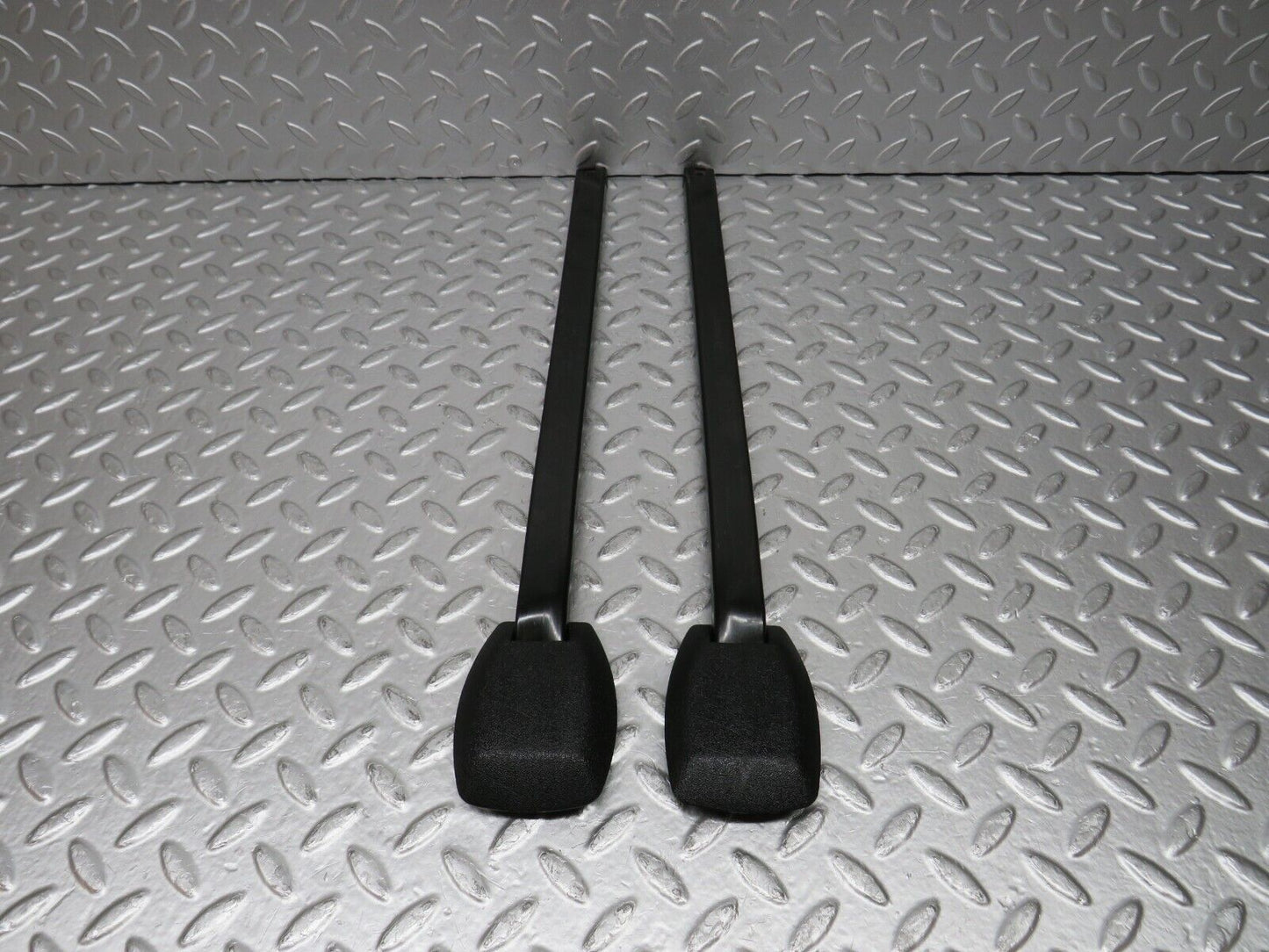 31692 Mercedes-Benz W201 190LE 1.8L Seat Belt Runner Covers 1249193520 2019190920