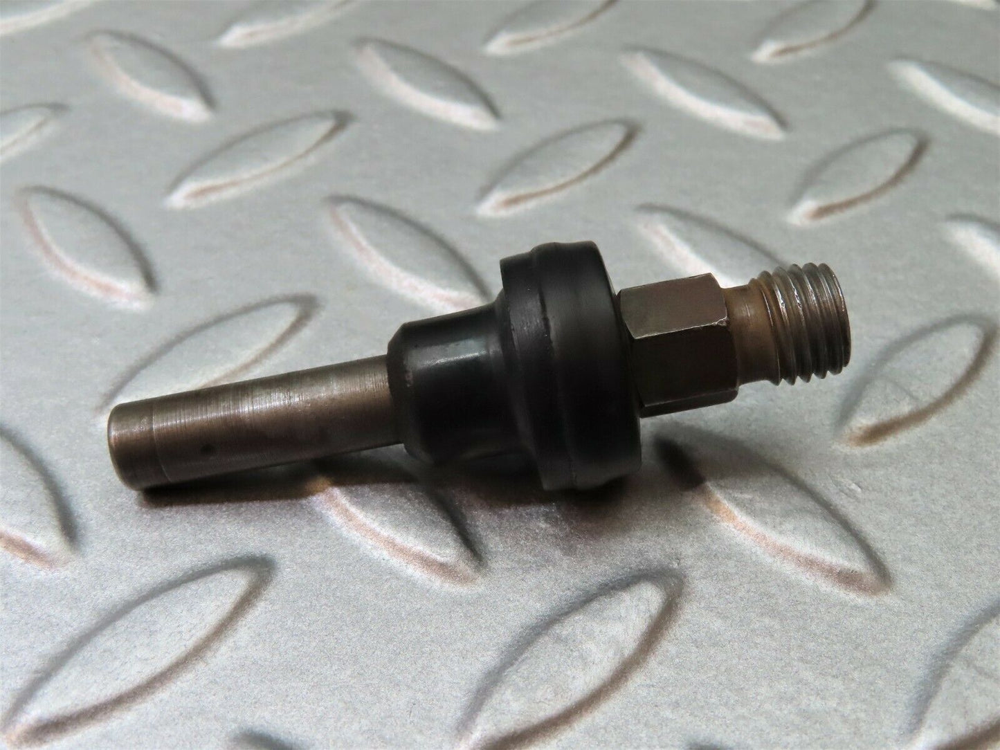 4423 Mercedes-Benz W123 230E Fuel Injector Bosch 0437502010