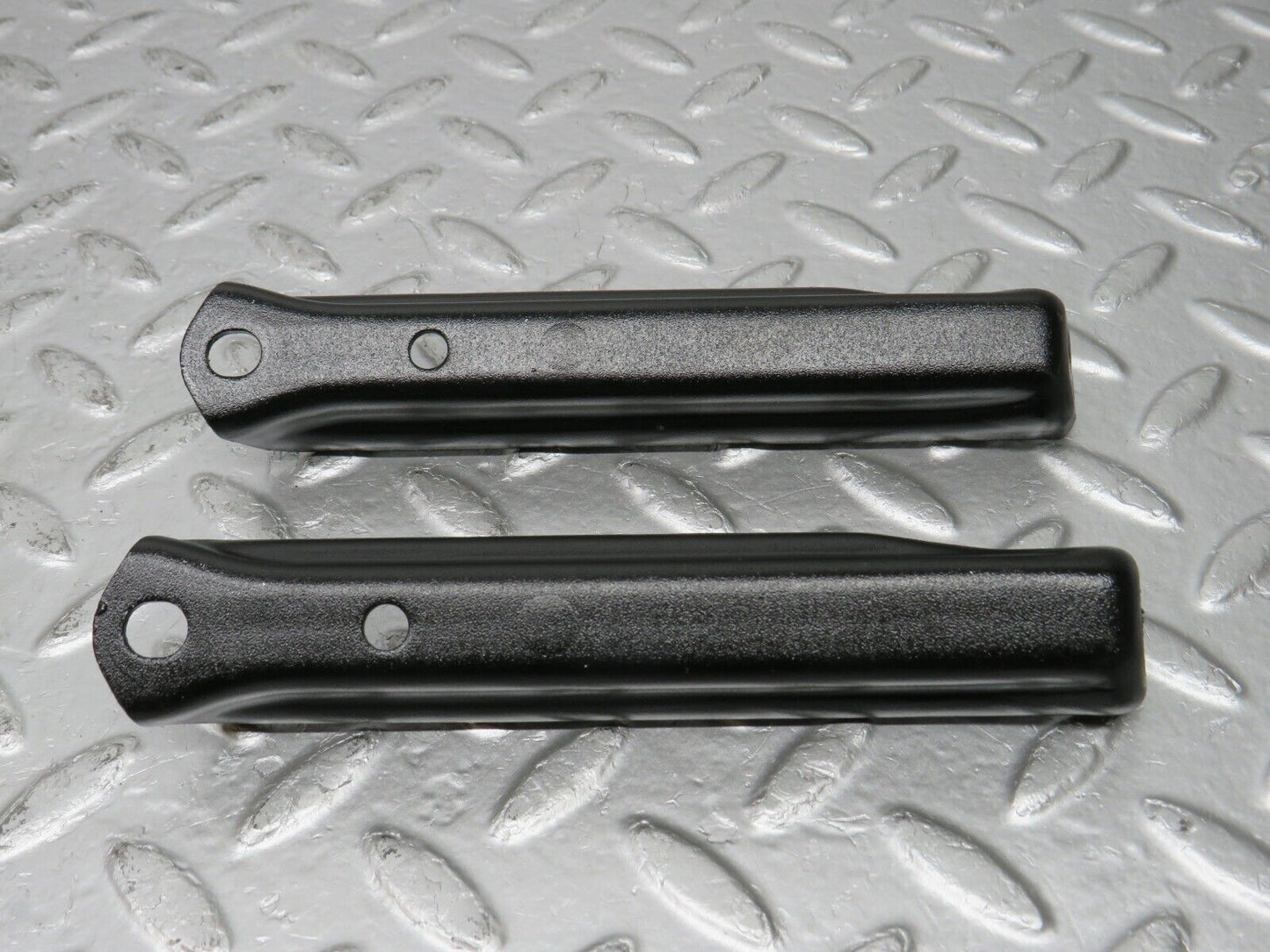 32671 Mercedes-Benz S124 300TE Wagon Air Intake Manifold Bracket