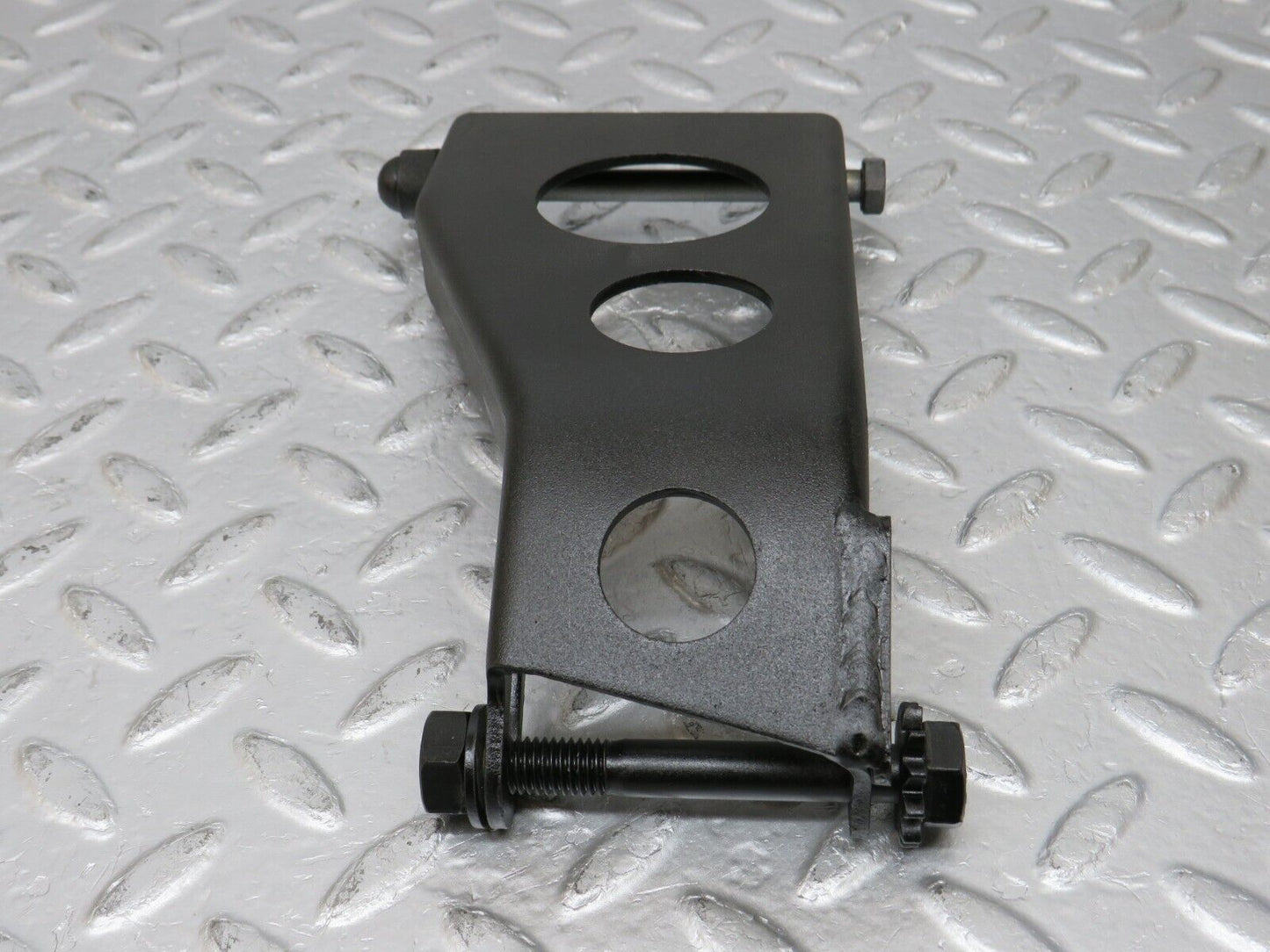 34587 Mercedes-Benz C126 380SEC Coupe Alternator Generator Bracket