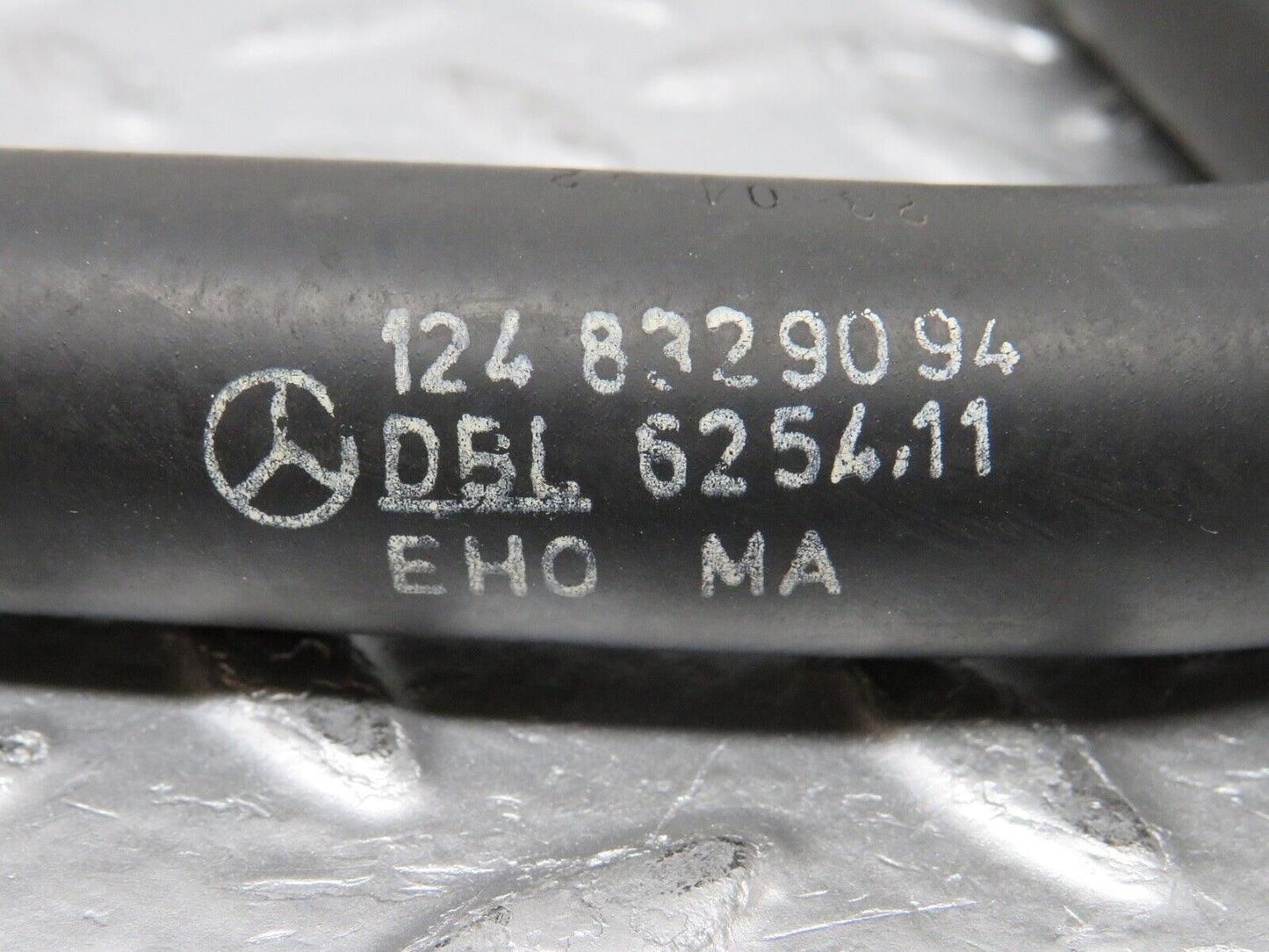 30494 Mercedes-Benz W124 230E Water Hose Pipe 1248329094