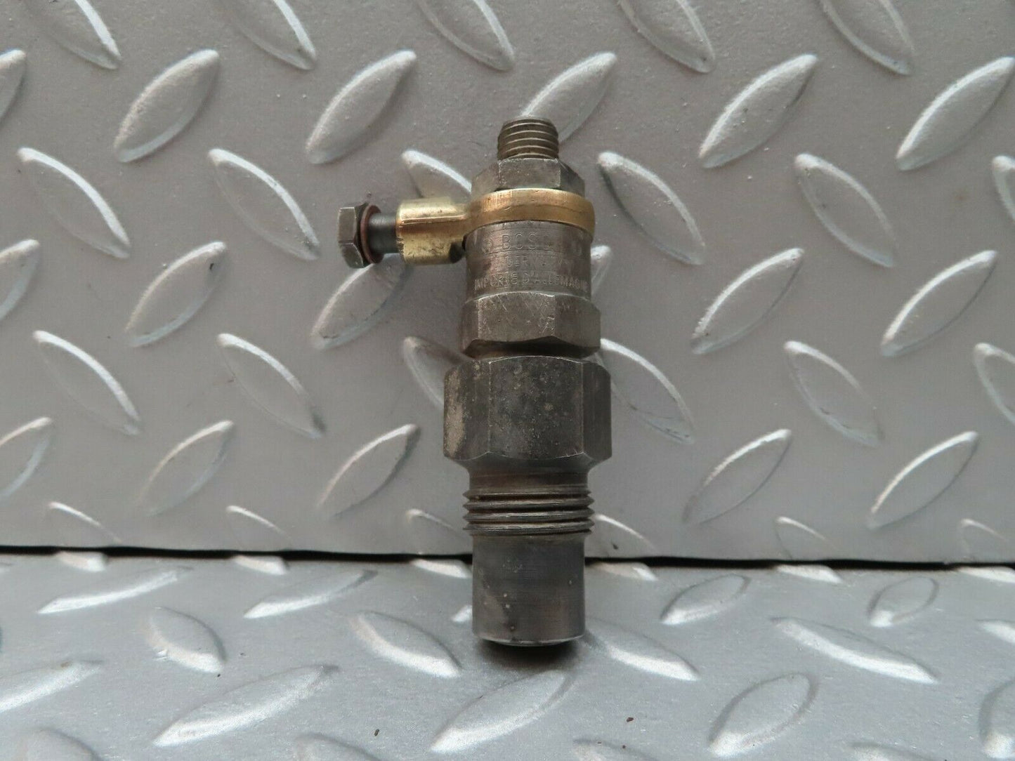 3686 Mercedes-Benz W120 PONTON Diesel Fuel Injetcor Bosch KCA30SD2/4