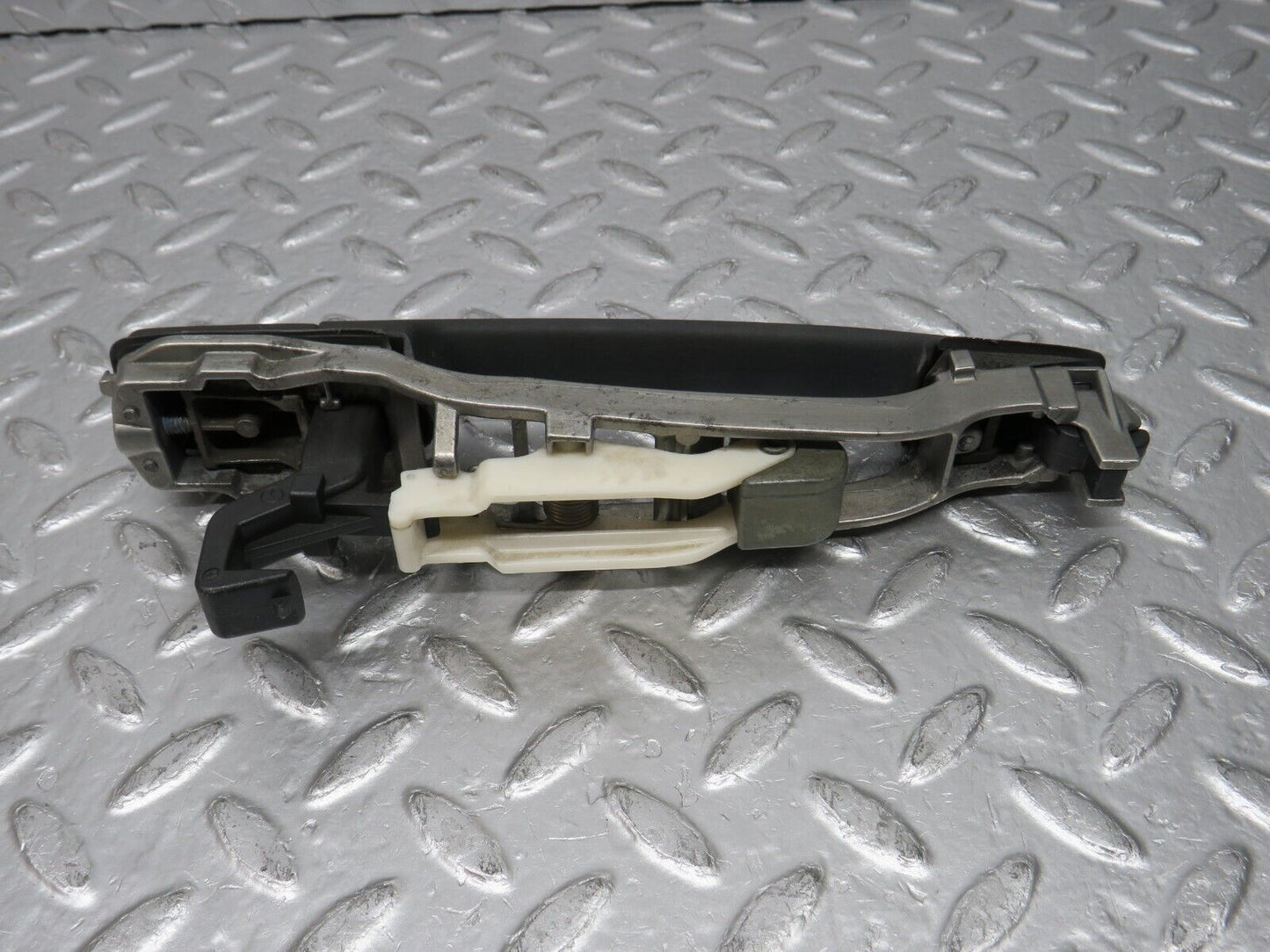 32458 Mercedes-Benz S124 300TE Wagon Rear Left Exterior Door Handle