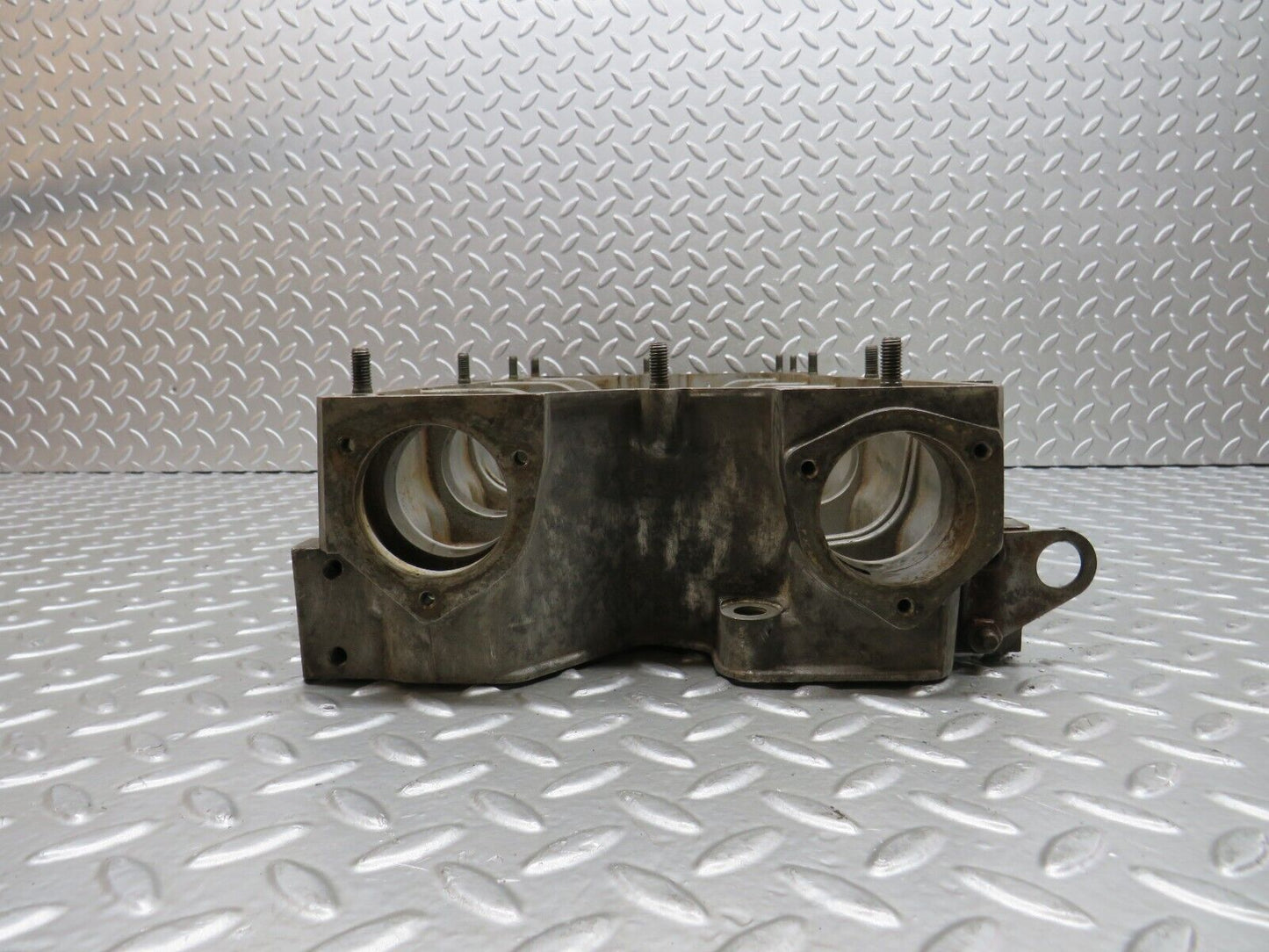 28046 Mercedes-Benz W123 280E Camshaft Bearing Casing 1100163304
