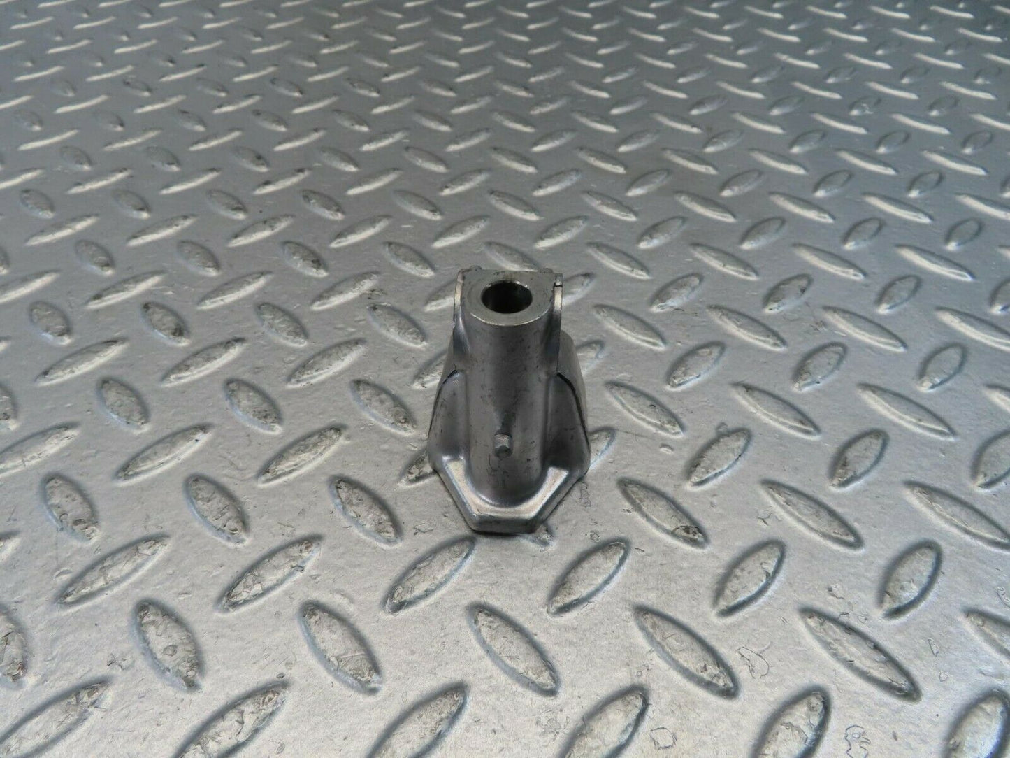 10968 Mercedes-Benz W115 220D Rocker Arm Support 6150550110