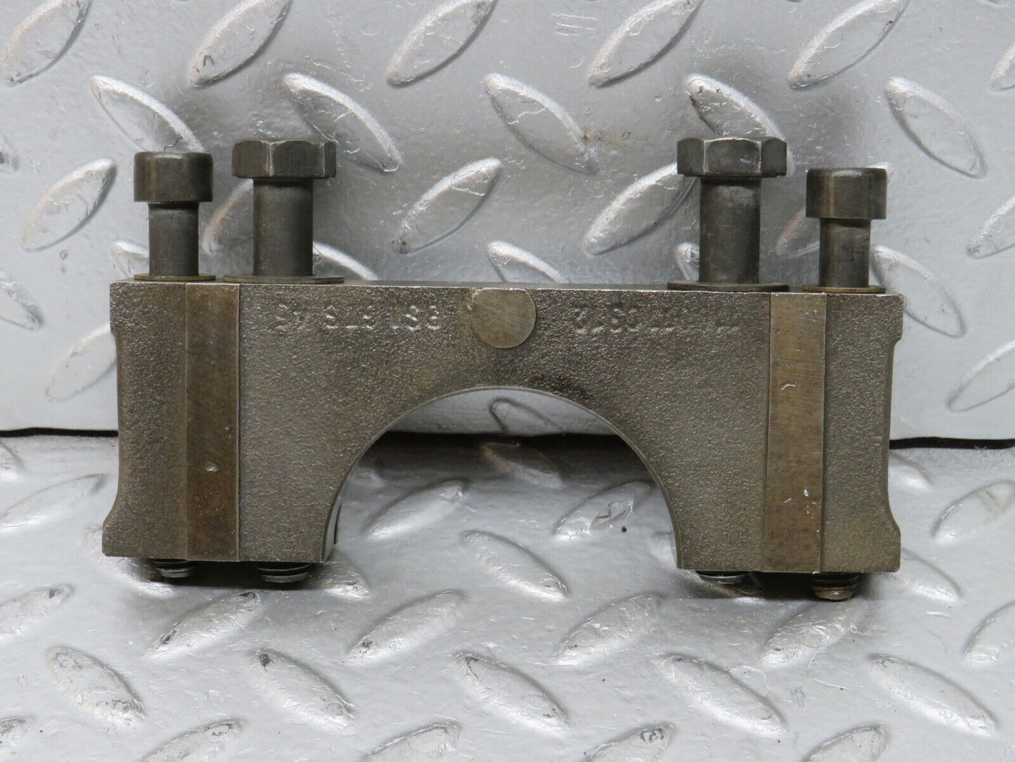 32867 Mercedes-Benz C107 R107 350 V8 Crankshaft Bearing Block 1160110312