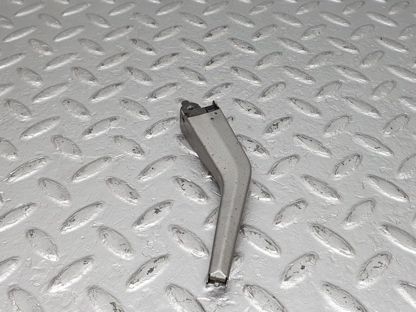 41074 Mercedes-Benz W126 300SE Headlight Wiper Arm Bosch Right Side