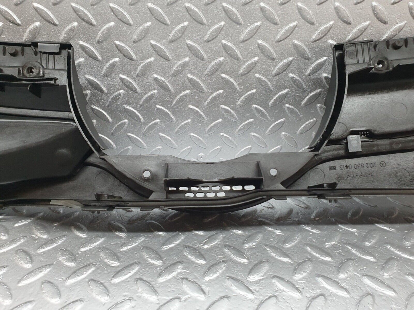 42002 Mercedes-Benz W202 C200 Water Drain 2028300413 2028300613