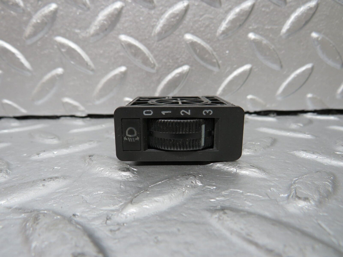 34354 Mercedes-Benz C126 380SEC Coupe Headlight Level Switch 0008000773
