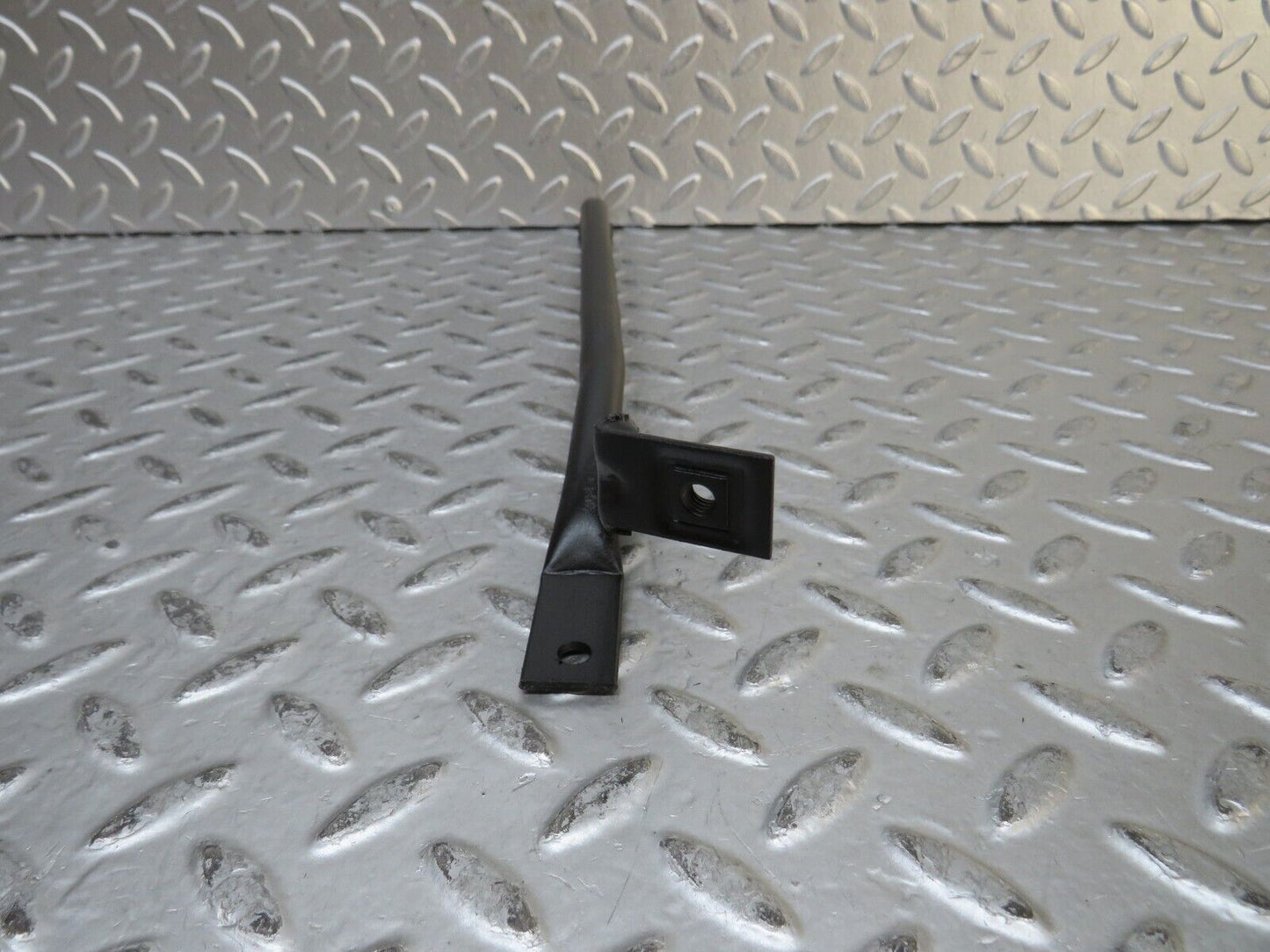 28789 Mercedes-Benz W123 230E Horn Bracket
