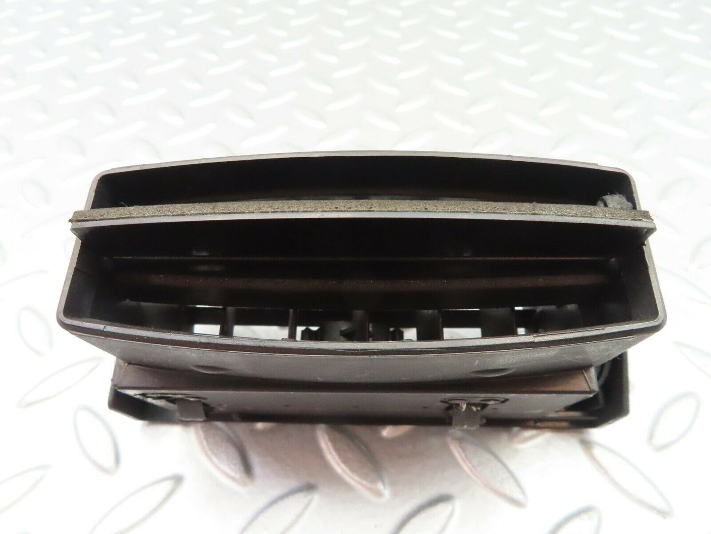 7125 Mercedes-Benz S124 E220 Wagon Dashboard Air Vent Right