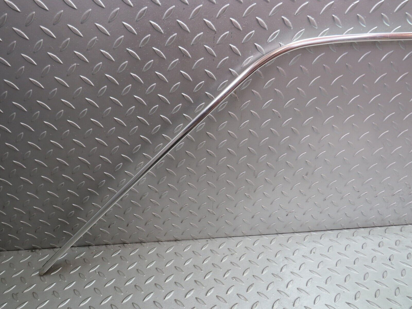 36325 Mercedes-Benz W126 420SE Roof Chrome Trim Left Side